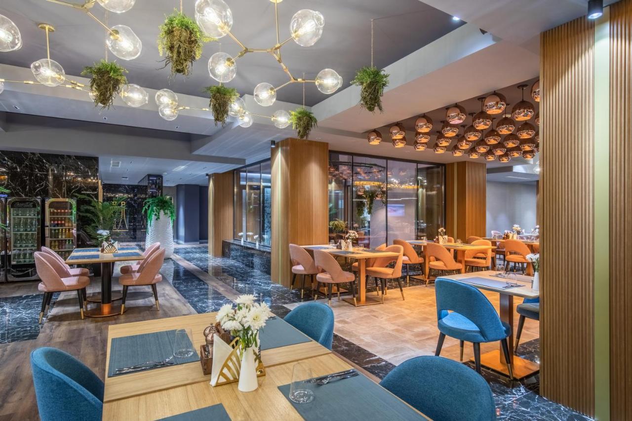 Hotel Kristal Focşani Eksteriør bilde